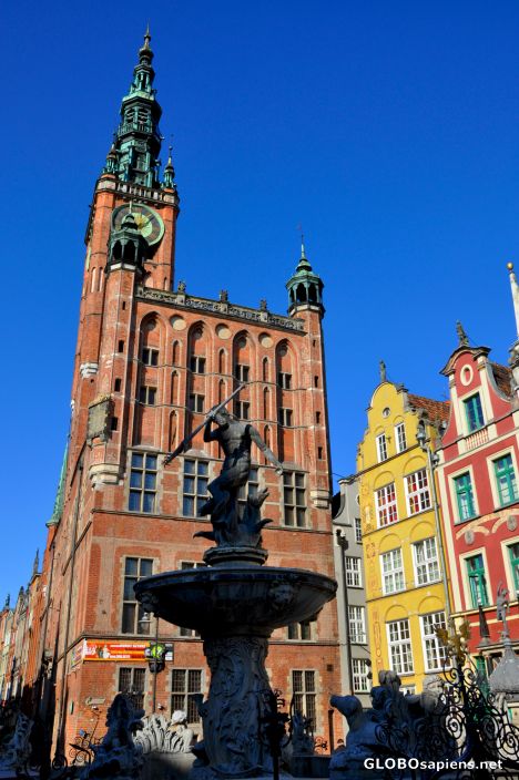 Postcard Gdansk (PL) - the Neptune Fountain with Townhall