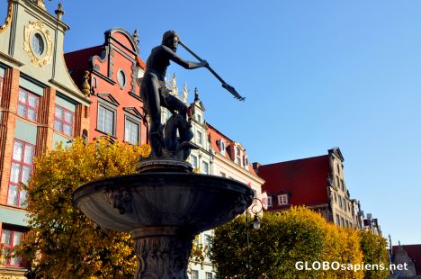 Postcard Gdansk (PL) - the Neptune Fountain in the sun