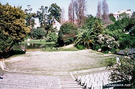 Postcard Caloute Gulbenkian Museum grounds