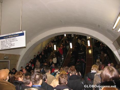 Postcard Peak hour in the best Metro of the world