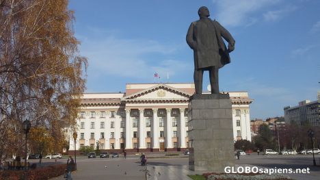 Postcard Lenin statue in Tyumen