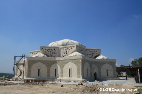 Postcard Hafiz & Basil Al-Assad mausolem