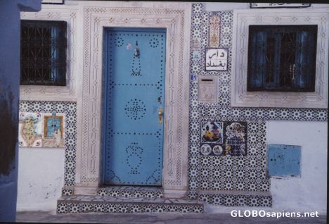 Postcard Typical tunesian door