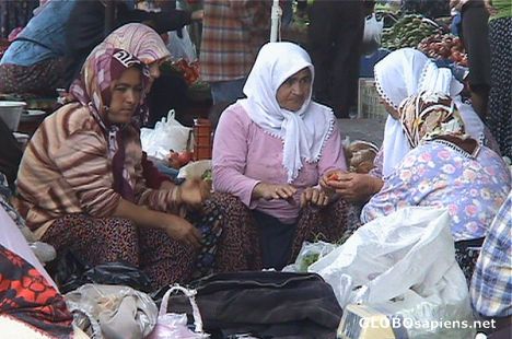 Postcard Old ladies at the bazaar