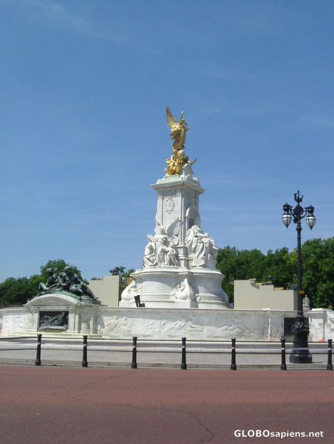 Postcard Queen Victoria Memorial