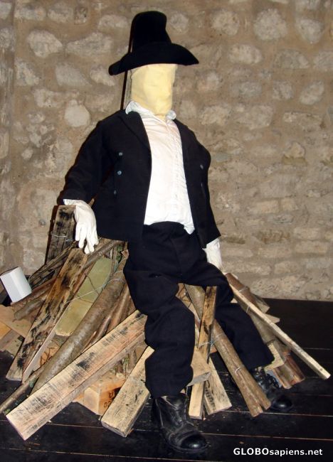 Postcard The Tower of London - Guy Fawkes Effigy