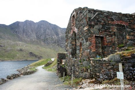 Postcard The copper mine manager's house at Llyn Llydaw