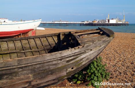 Postcard Brighton (GB) - boats with pier in the background