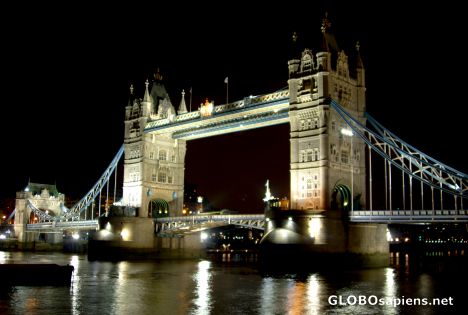 Postcard London (GB) - Tower Bridge at night