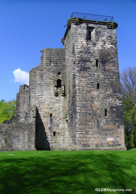 Postcard Crookston Castle