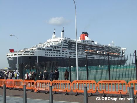 Postcard Cruise ship in Liverpool Queen Maty 2
