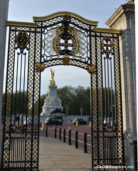 Postcard Londyn - Queen Victoria Memorial