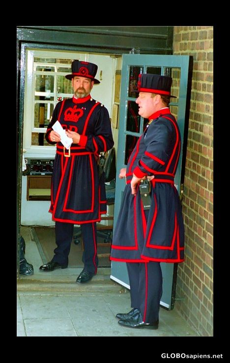 Postcard Beefeaters at the Tower of London
