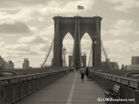 Postcard B & W shot Brooklyn Bridge 01