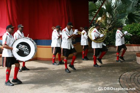Busch Gardens; Mystic Sheiks of Morocco brassband