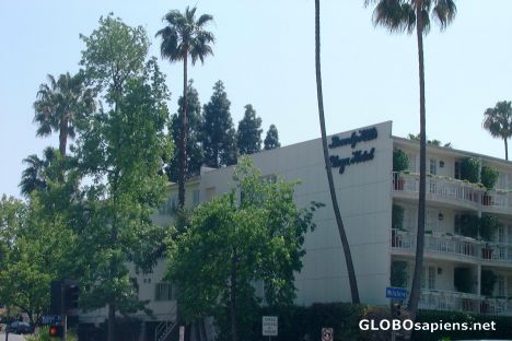 Postcard Beverly Hills Plaza Hotel