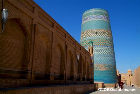 Postcard Khiva - a peek at Kalta Minor Minaret