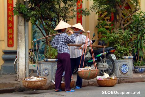 Postcard Hanoi - Tradeswomen