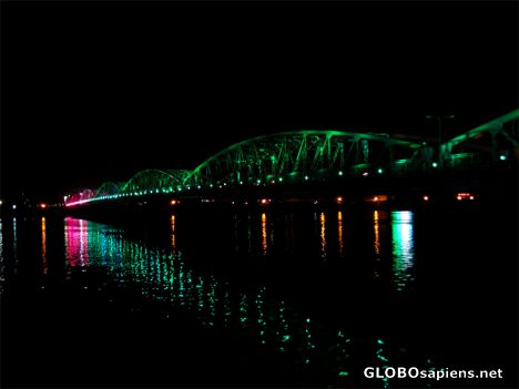 Postcard Hue-Bridge-at-night
