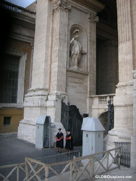 Postcard Swiss guards in Vaticano