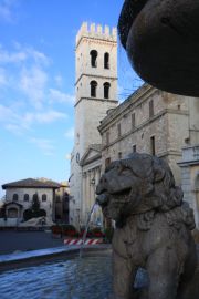 real center of Assisi, Piazza del Comunale