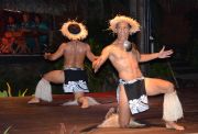 Dancers at the Te Vara Nui restaurant