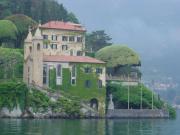 A stunning lakeside Villa Estate