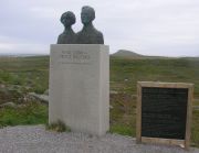 Monument to Helge and Anne at the entrance of the museum