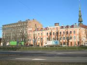 Fun Friendly Frank's hostel is in the lighter colour building