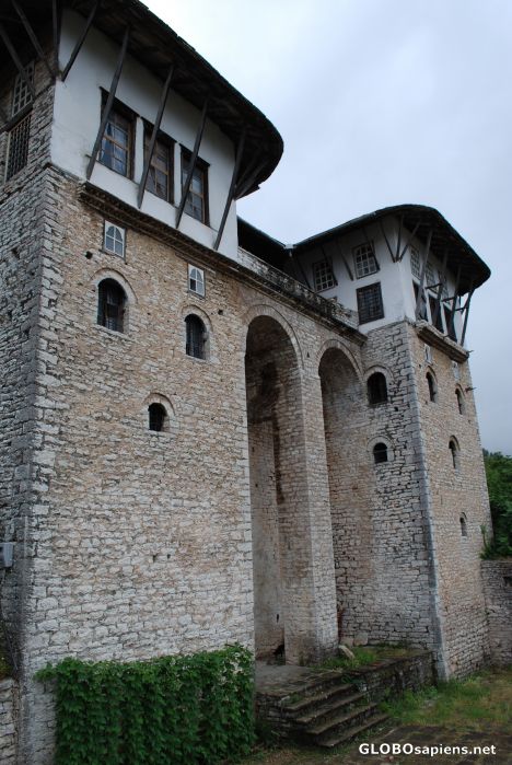 Zekate House