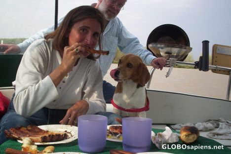 Postcard will she share it ?