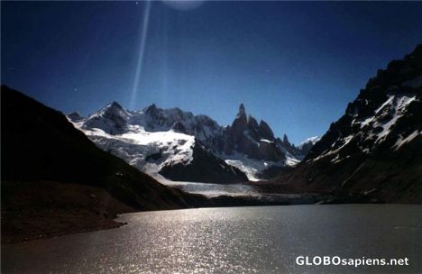 Postcard Laguna and Cerro Torre