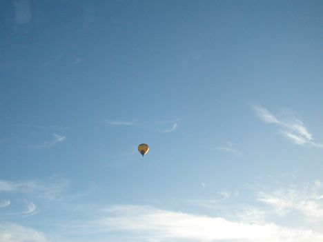 Postcard hot air baloon