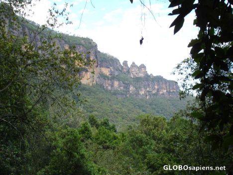 Postcard Blue Mountains - view from down in the valley.