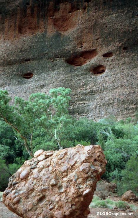 Postcard Oglas, conglomerates