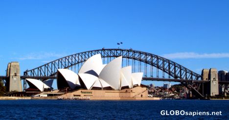 Postcard Sydney's two icons