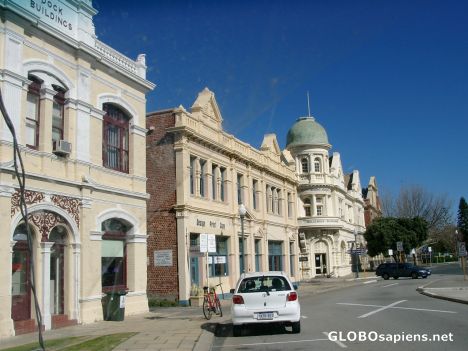 Postcard Fremantle: Glimpse of City and it's architechture
