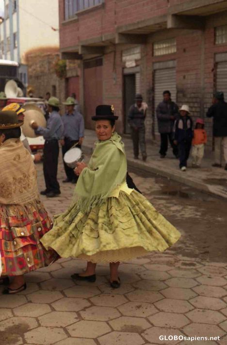 Postcard Local dancers