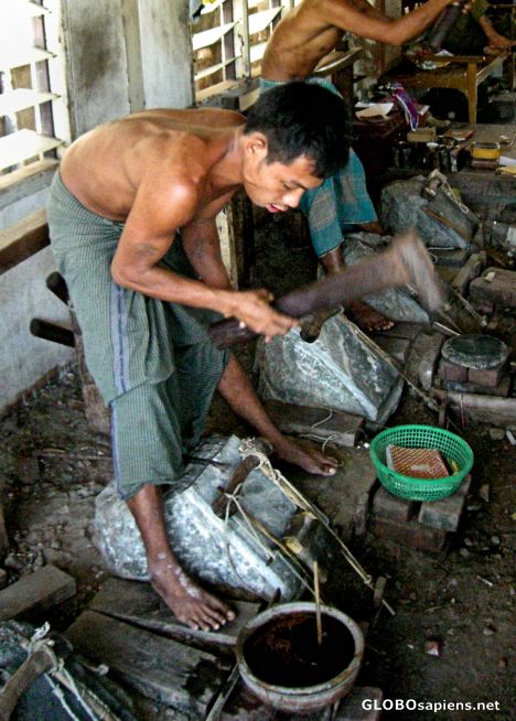 Postcard Gold Leaf Factory, Mandalay