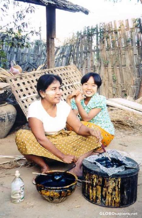 Postcard Lacquer Factory Workers, Pagan