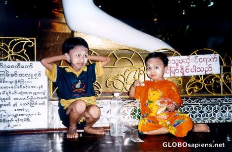 Postcard Kids at the Shwedagon (Rangoon)
