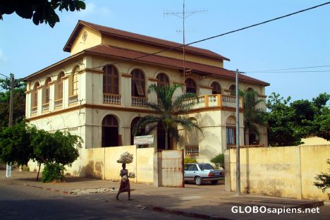 Porto-Novo - balancing load