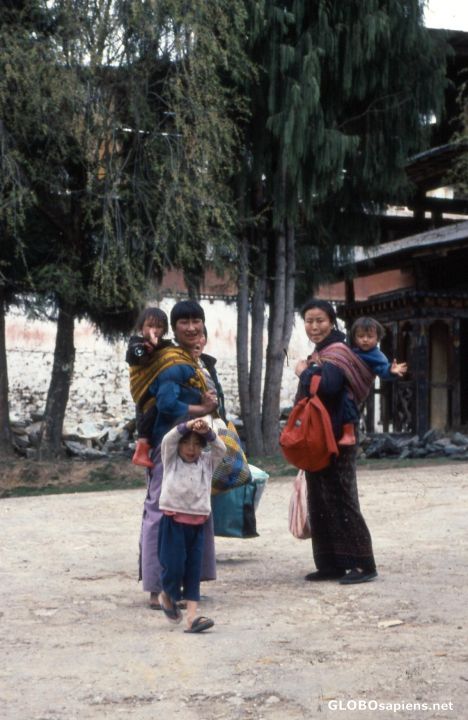 Postcard Women with Children