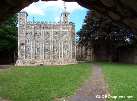Postcard Replica of the White Tower s aTower Hill