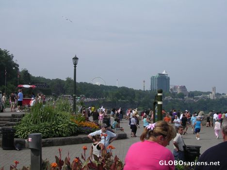 Postcard Promenade in Niagara Falls