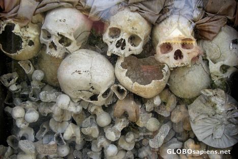 Postcard Siem Reap's Victims of the Khmer Rouge