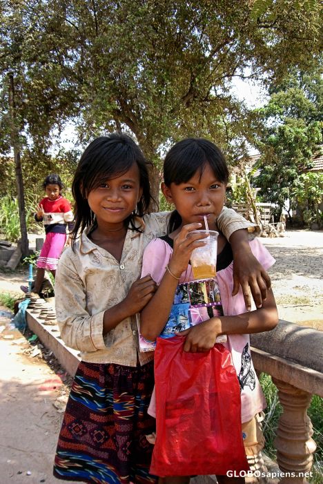 Postcard Local Girls Near The Wat, South Siem Reap.