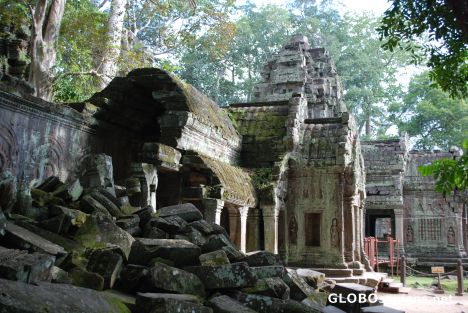 Postcard Entrance to Ta Phrom