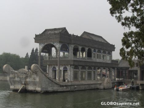 Postcard Marble boat