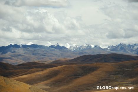 Postcard View of the Nyainqentanghla Shan Mountains